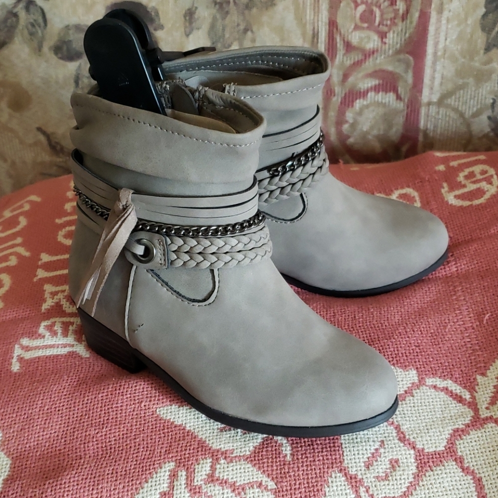 Girls boots size 10
